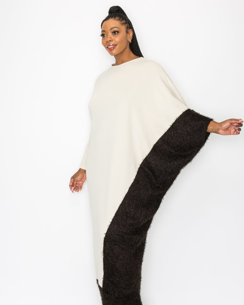 Front of a model wearing a size 1X Amelie Feather Contrast Maxi Dress in Cream / Black by L I V D. | dia_product_style_image_id:244995
